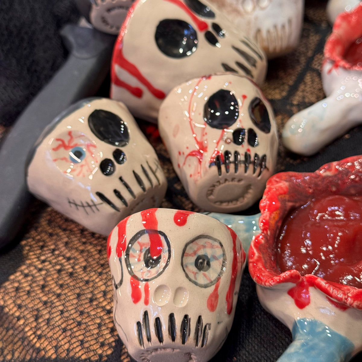 Készítsd el nálunk a saját koponya pohárkollekciódat! - Horror napok a műhelyben