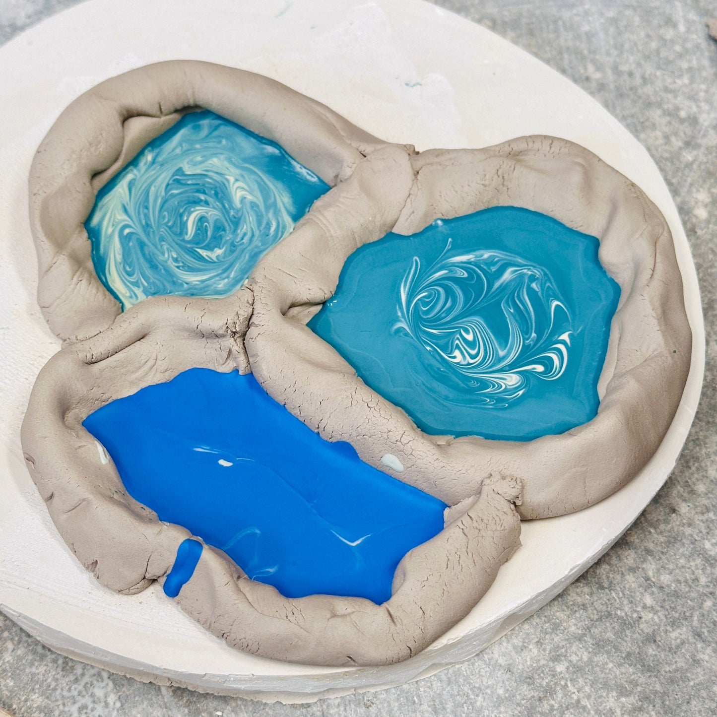 Próbáld ki nálunk a porcelán ékszer készítést! - Nyílt napok a műhelyünkben
