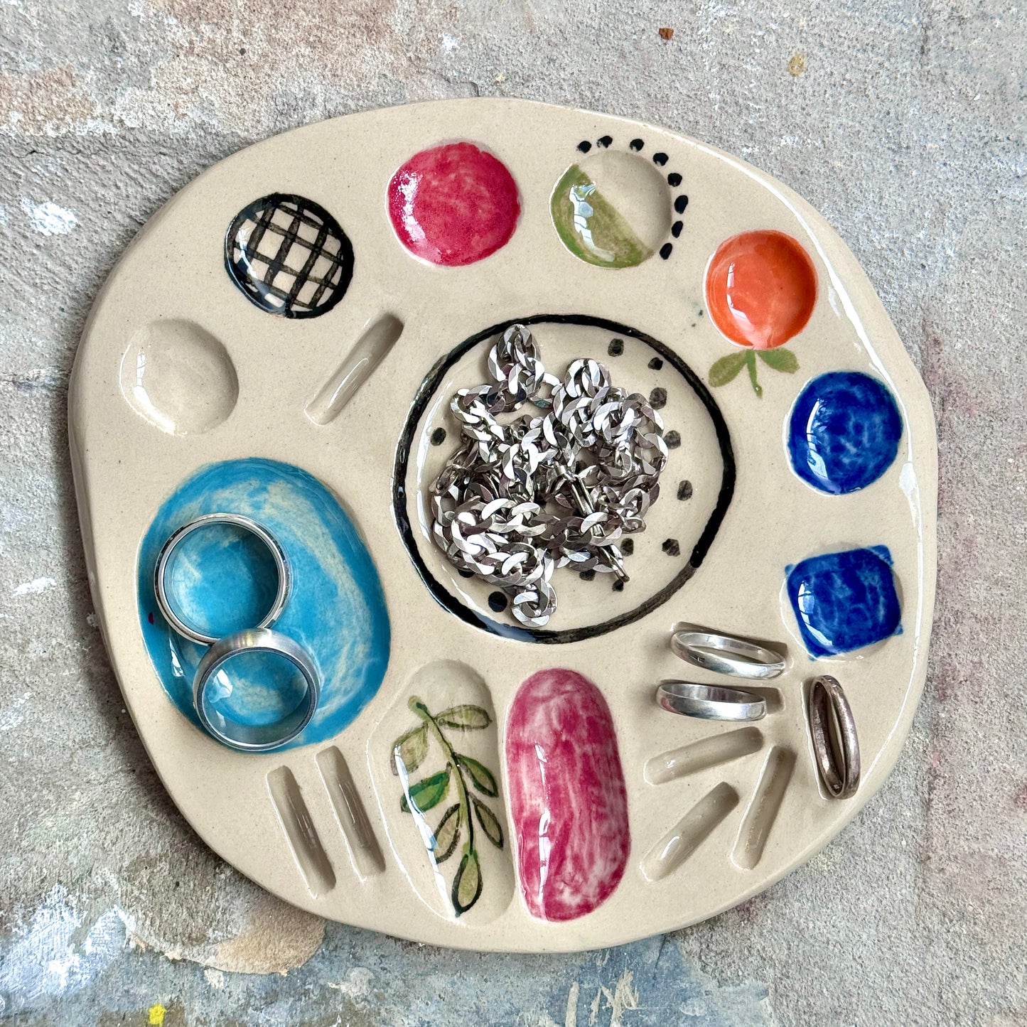 Készítsd el nálunk a kerámia ékszertartódat! - Egy különleges design workshop a Budapest Jewellery Week keretében