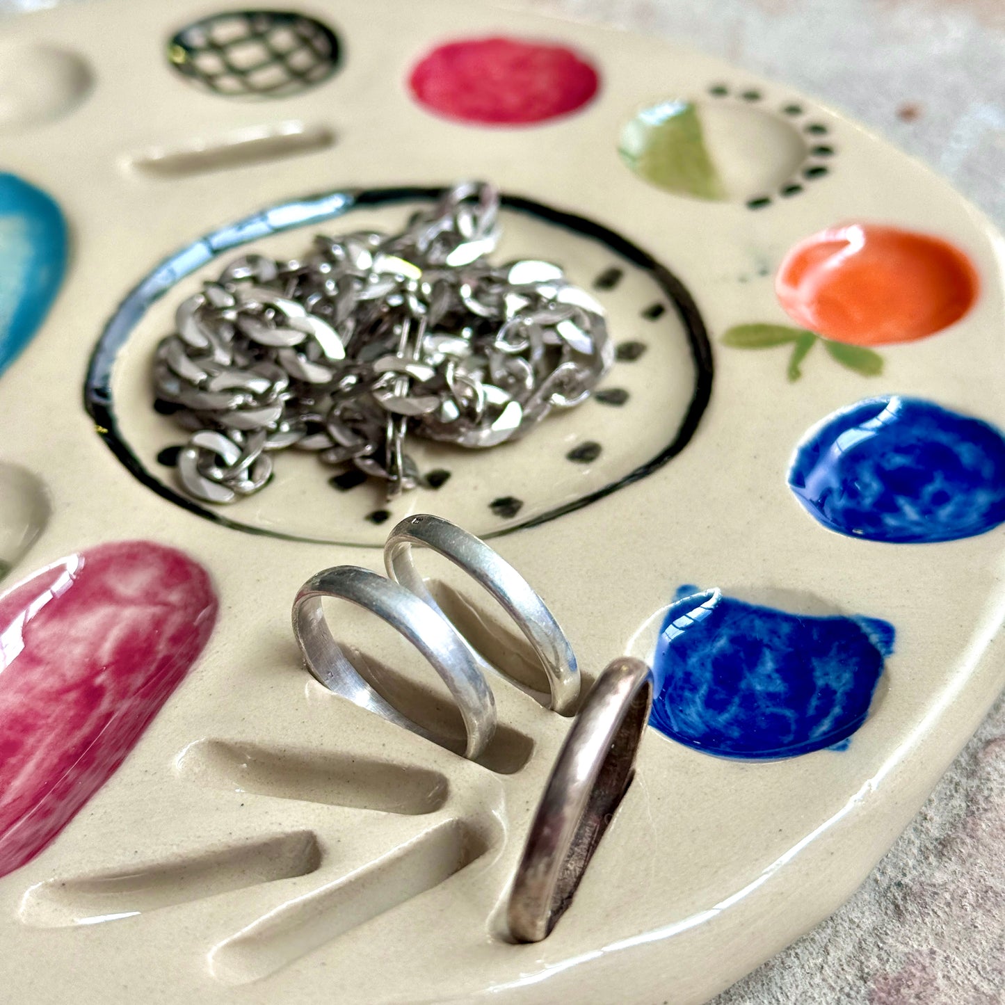 Készítsd el nálunk a kerámia ékszertartódat! - Egy különleges design workshop a Budapest Jewellery Week keretében