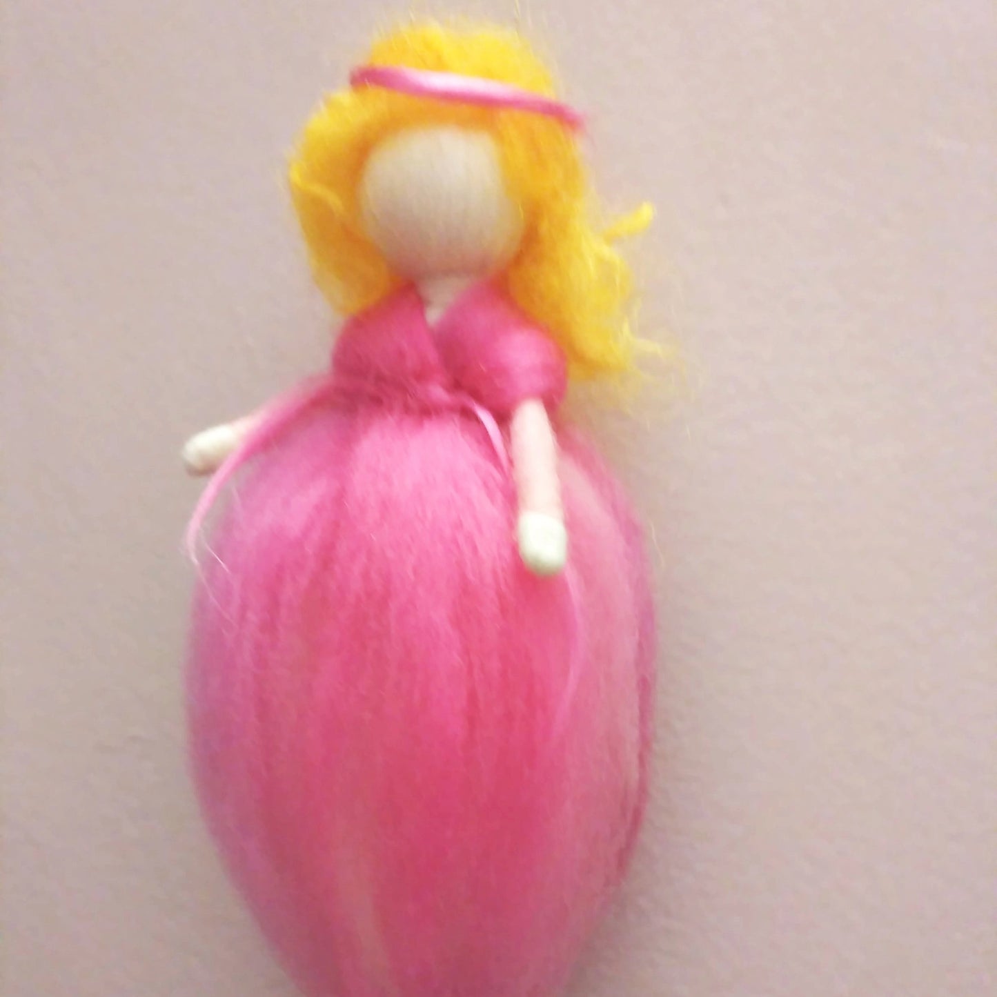 Dekorálj velünk! – Karácsonyi angyal nemezelés Kovács Zsuzsával