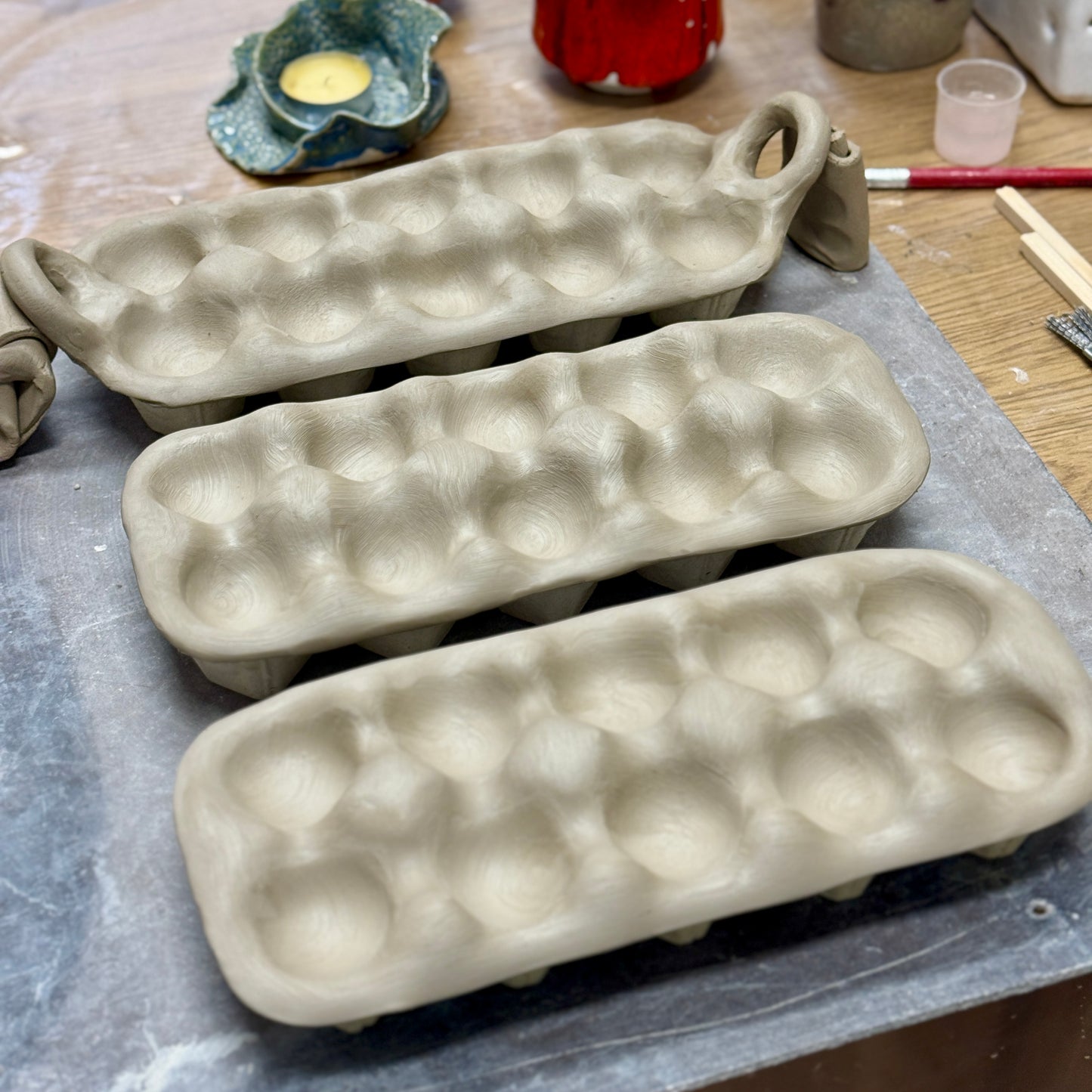 Próbáld ki nálunk a tojástartó készítést! - Extra workshop a műhelyünkben