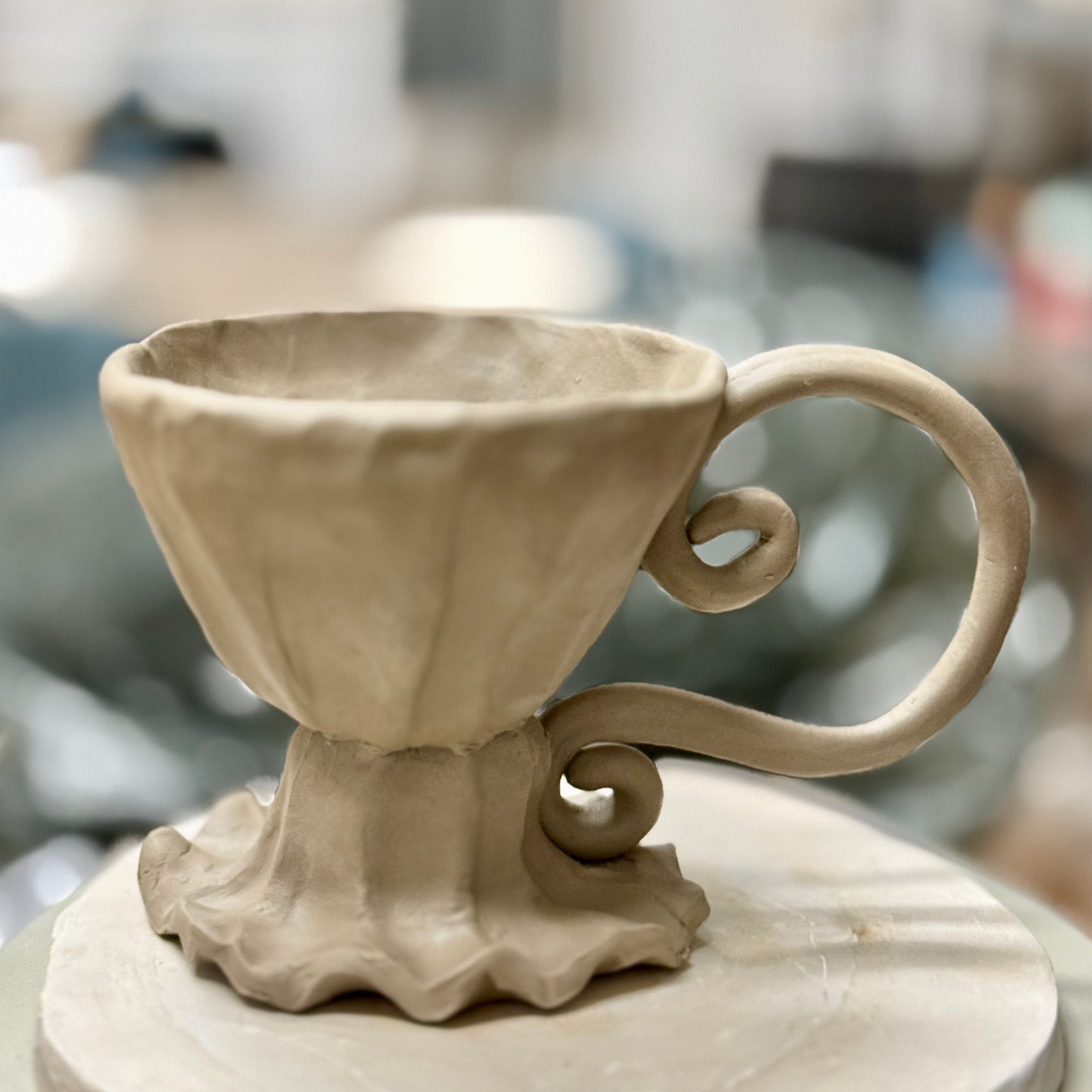 Próbáld ki nálunk a barokk csésze készítést! - Akár aranyozott is lehet a füle