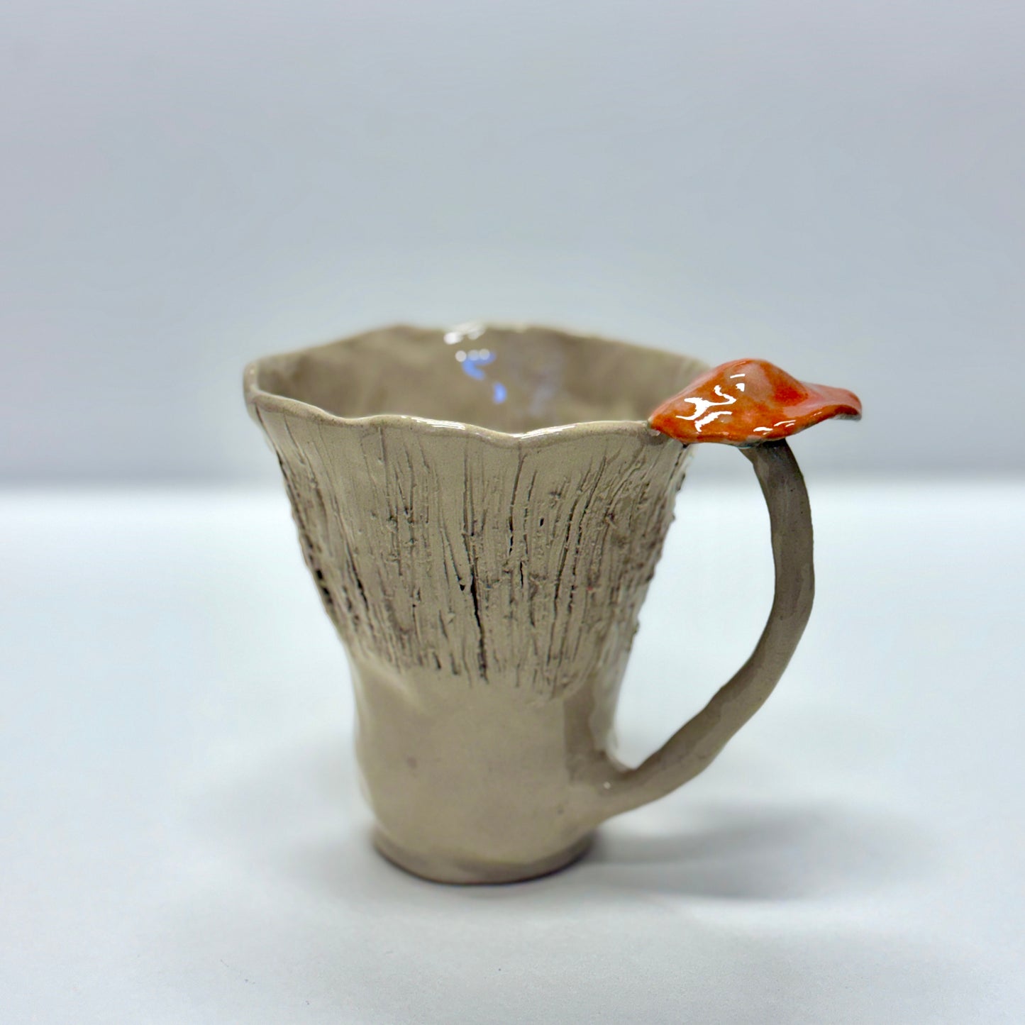 Próbáld ki nálunk a gombafülű bögre készítést!