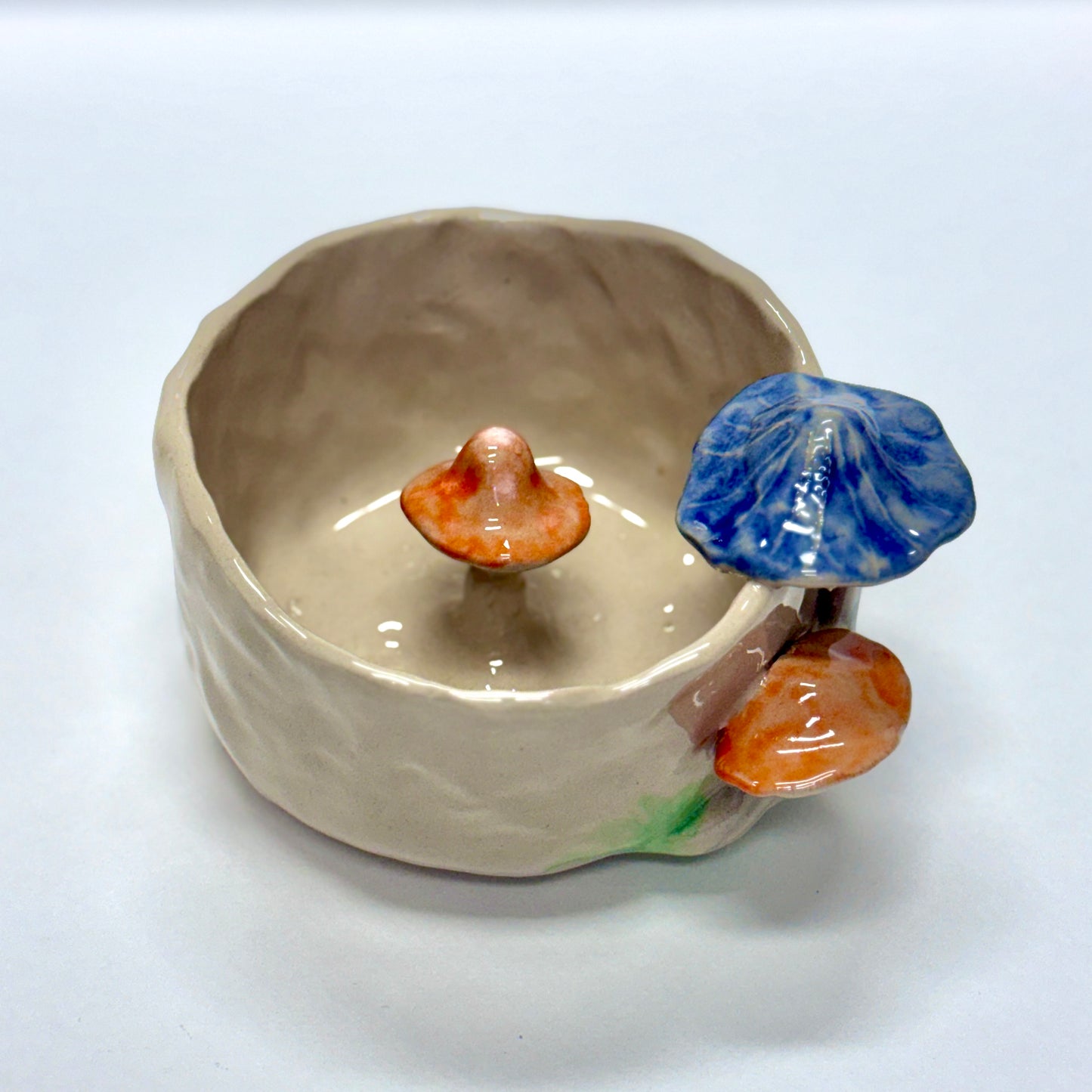 Próbáld ki nálunk a gombafülű bögre készítést!