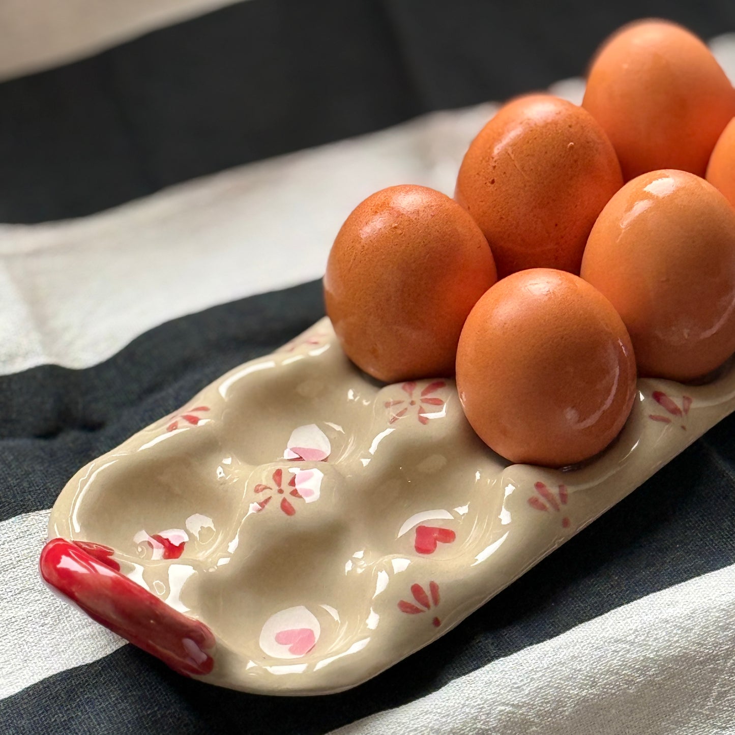 Próbáld ki nálunk a tojástartó készítést! - Extra workshop a műhelyünkben