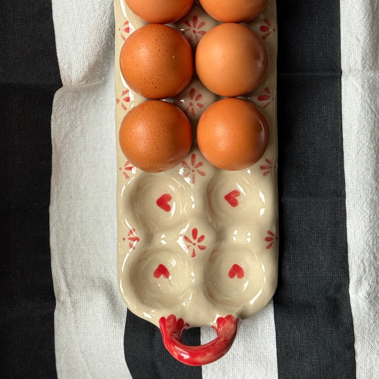 Próbáld ki nálunk a tojástartó készítést! - Extra workshop a műhelyünkben