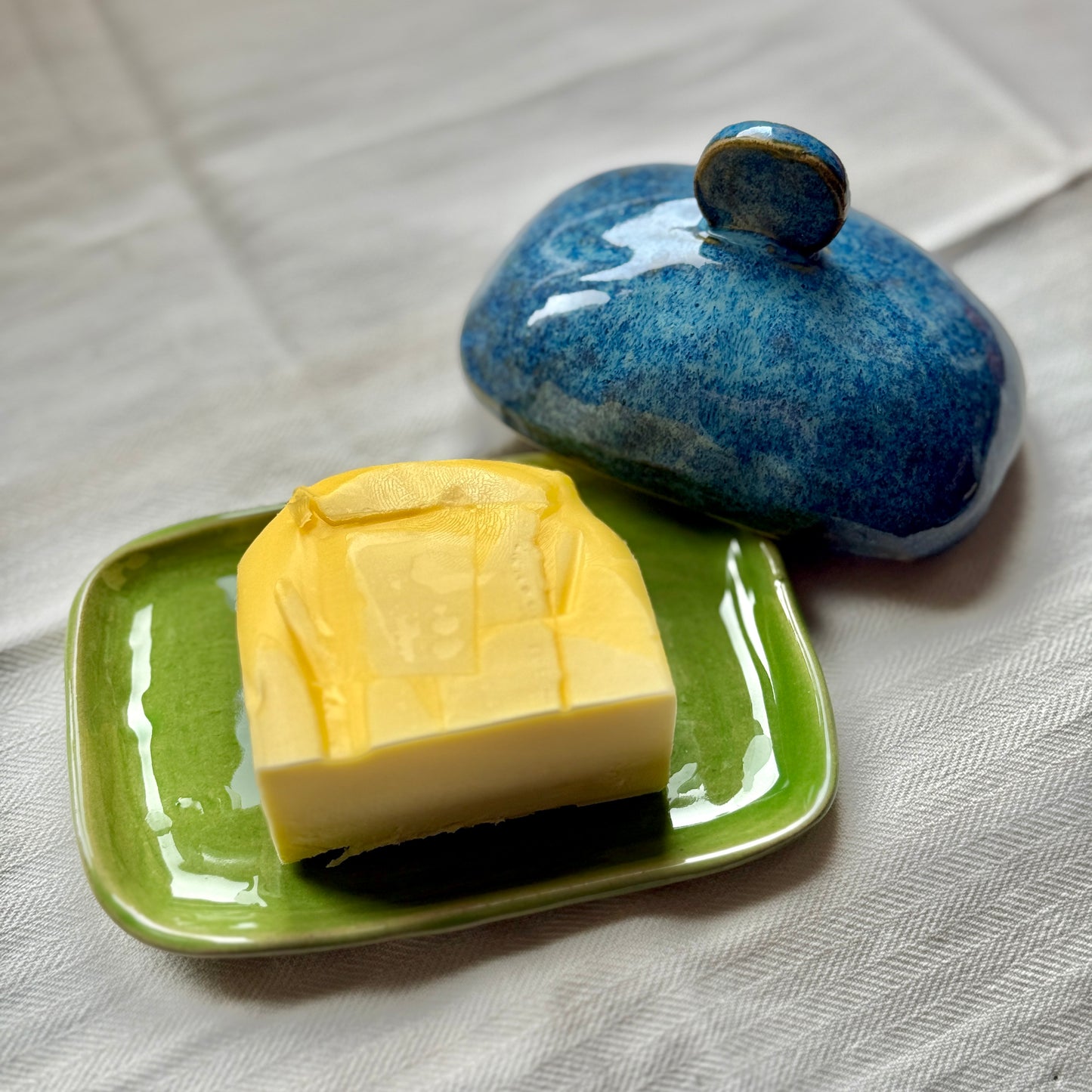 Próbáld ki nálunk a vajtartó készítést! - Extra workshop a műhelyünkben